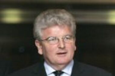 Browne recusa demitir-se