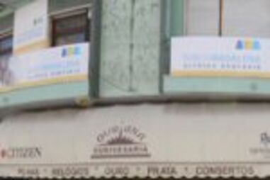 Fizeram buraco na parede para limpar ourivesaria