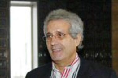 Liga chama Avelino e Vilas Boas