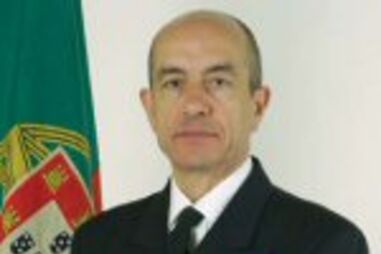 Director-geral fica em hotéis de 5 estrelas