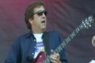 Rui Veloso está de volta num cenário de espelhos