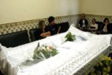 MÉDICA SUCUMBE A PRESSÃO