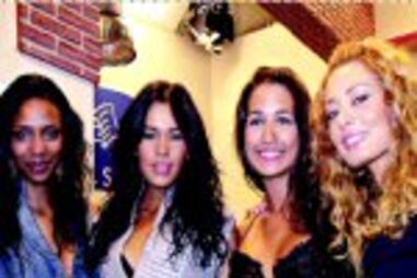 Banda Just Girls sucede a 4Taste