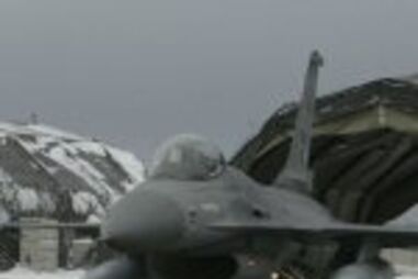 Avaria em F16 obriga piloto a cancelar missão