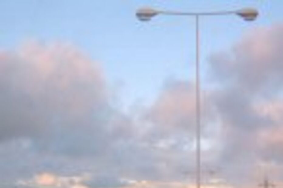 Via rápida entre Almada e Costa de Caparica à espera de obras