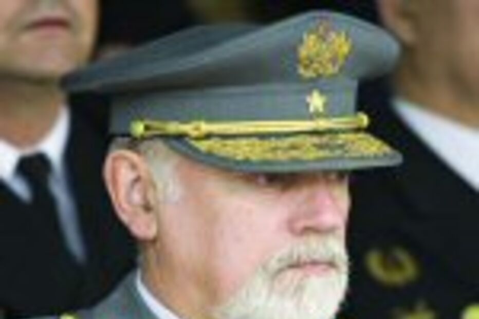 Auditoria acusa chefe do Exército