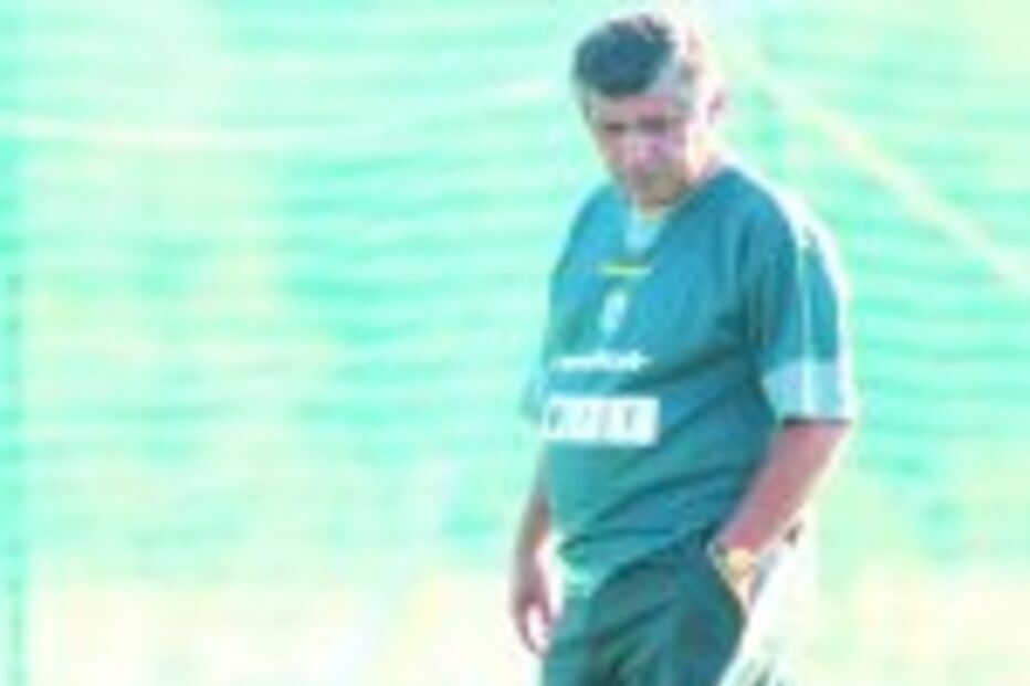 SILVA OPERADO AO MAXILAR PÁRA UM MÊS