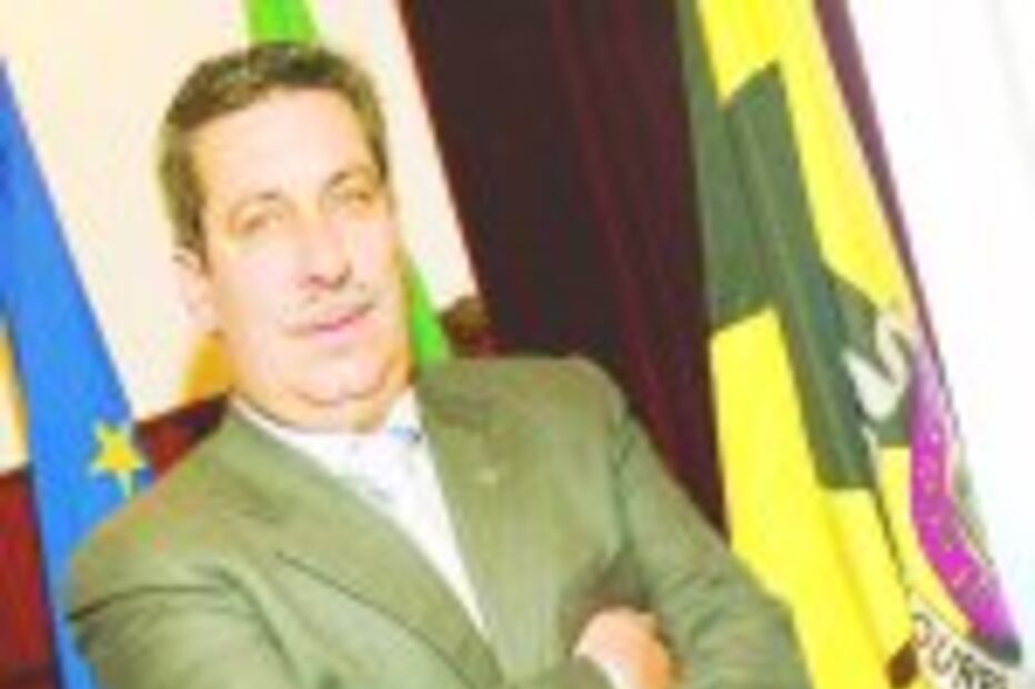 LOURES ESPERA DECISÃO SOBRE POLÍCIA MUNICIPAL