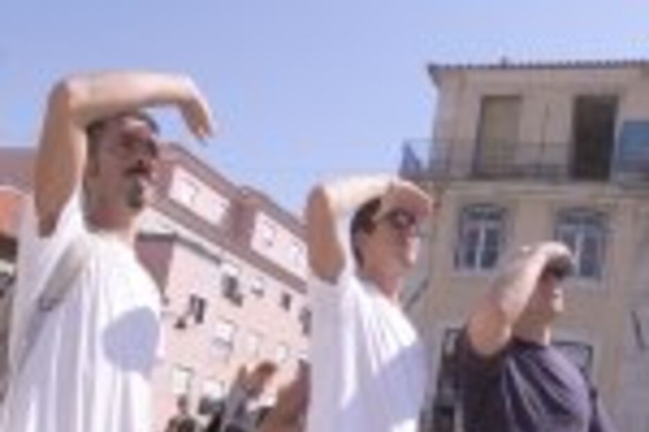 PRIMEIRO FLASH MOB PORTUGUÊS FOI UM FLOP