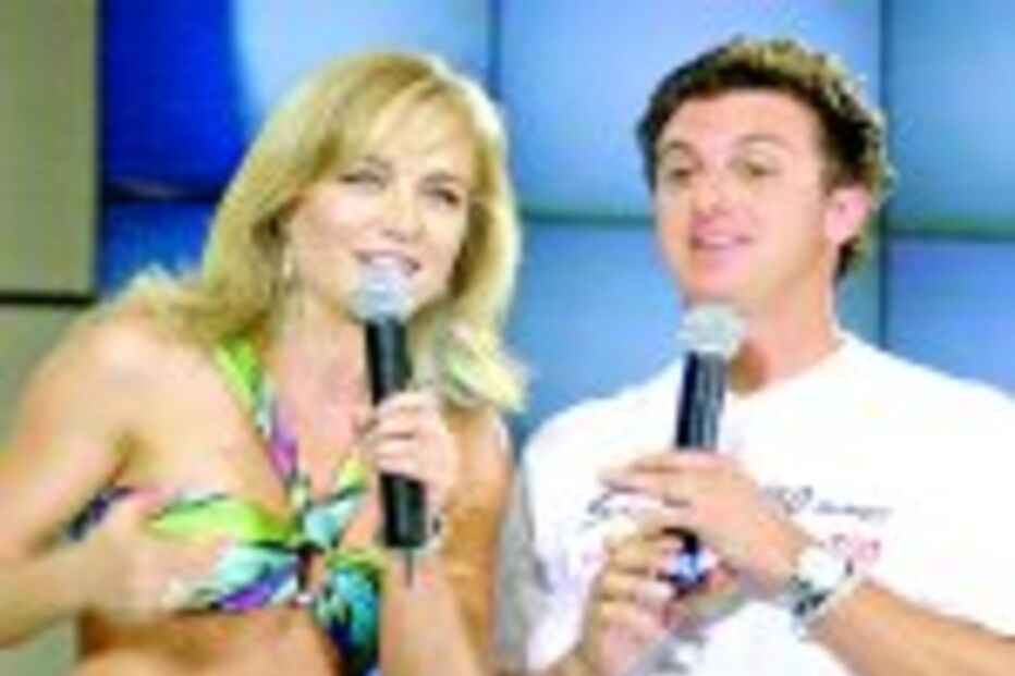 ANGÉLICA E HUCK NAMORAM