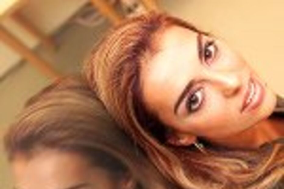 100% ACTRIZ E APRESENTADORA