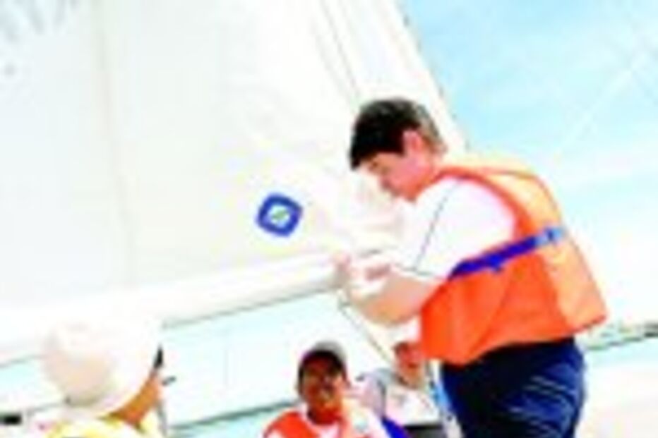 VELA ATRAI JOVEM CEGA