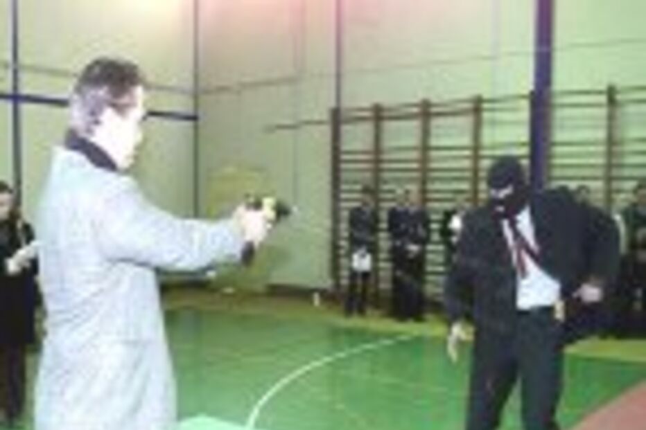 CIVIS COM ARMAS ELÉCTRICAS