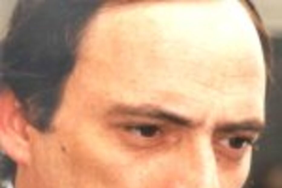 ASSESSOR DE PORTAS GANHA MAIS QUE MINISTRO