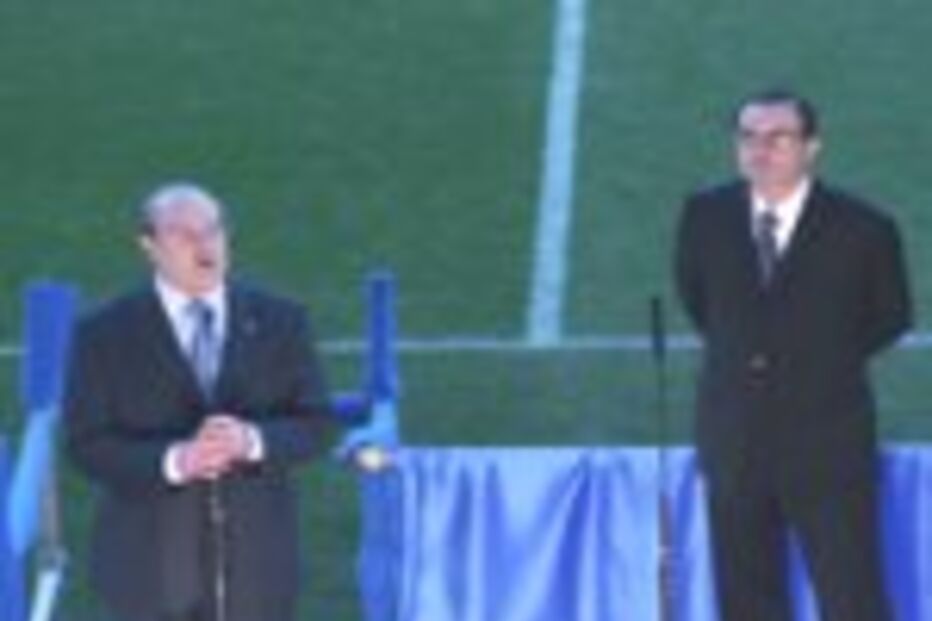 PINTO DA COSTA EMOCIONADO COM OS AMIGOS