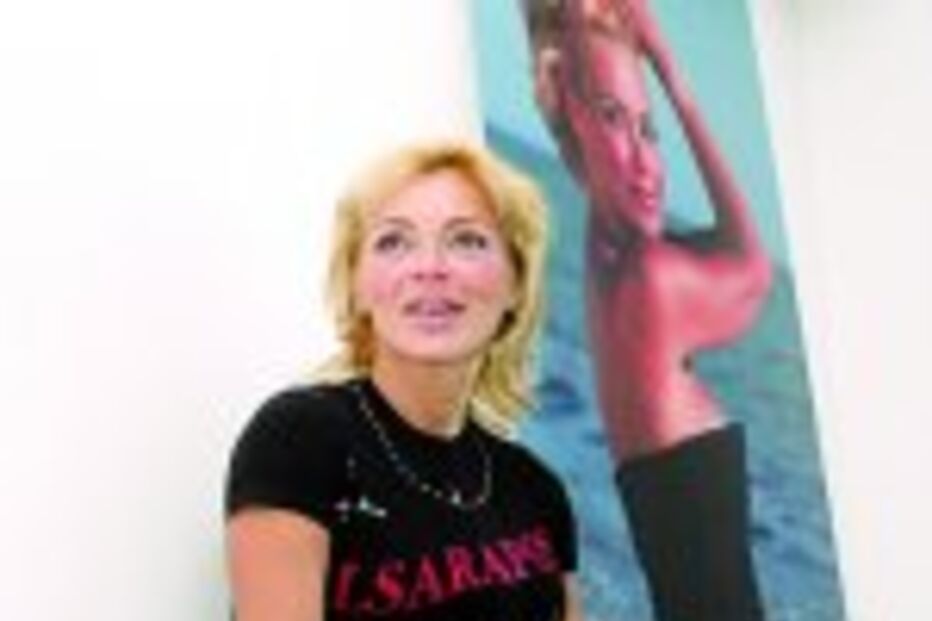 ELSA RAPOSO É A NOVA CELEBRIDADE