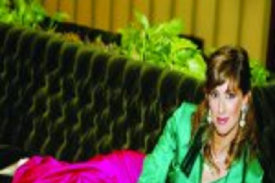 Ana Marques apresenta Caras Notícias