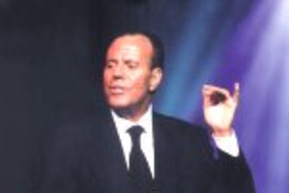 Julio Iglésias volta em Maio