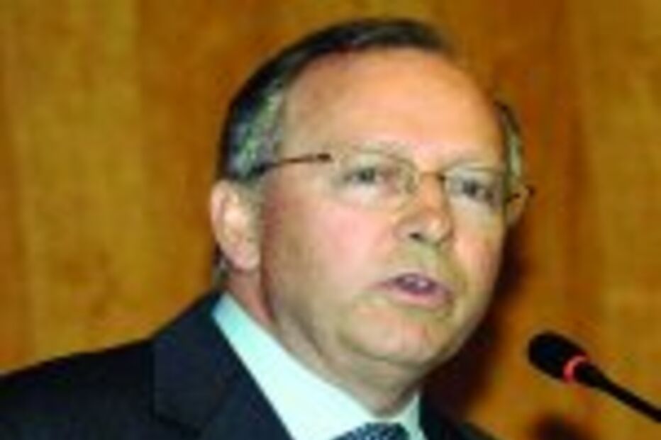 Um Governo duas versões