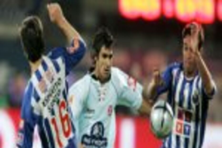 Costinha nas alturas dá três pontos ao dragão