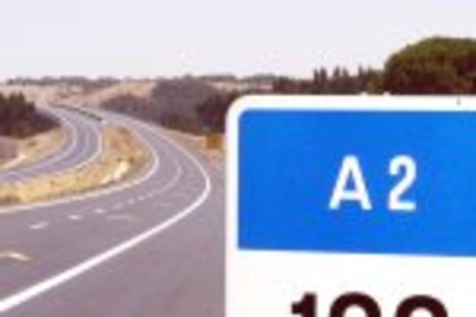 DOIS MIL QUILÓMETROS DE AUTO-ESTRADAS