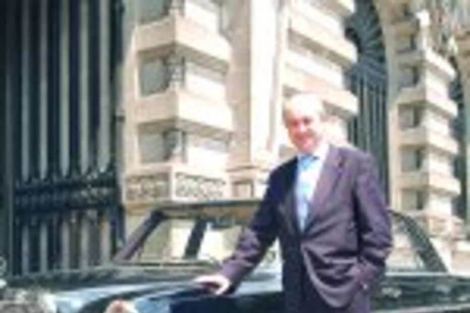 RIO FOI À GARAGEM DA CÂMARA REABILITAR O MERCEDES 280