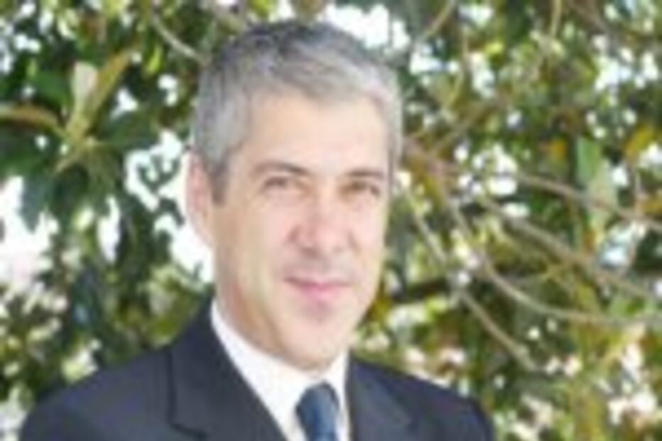 José Sócrates é accionista do Benfica