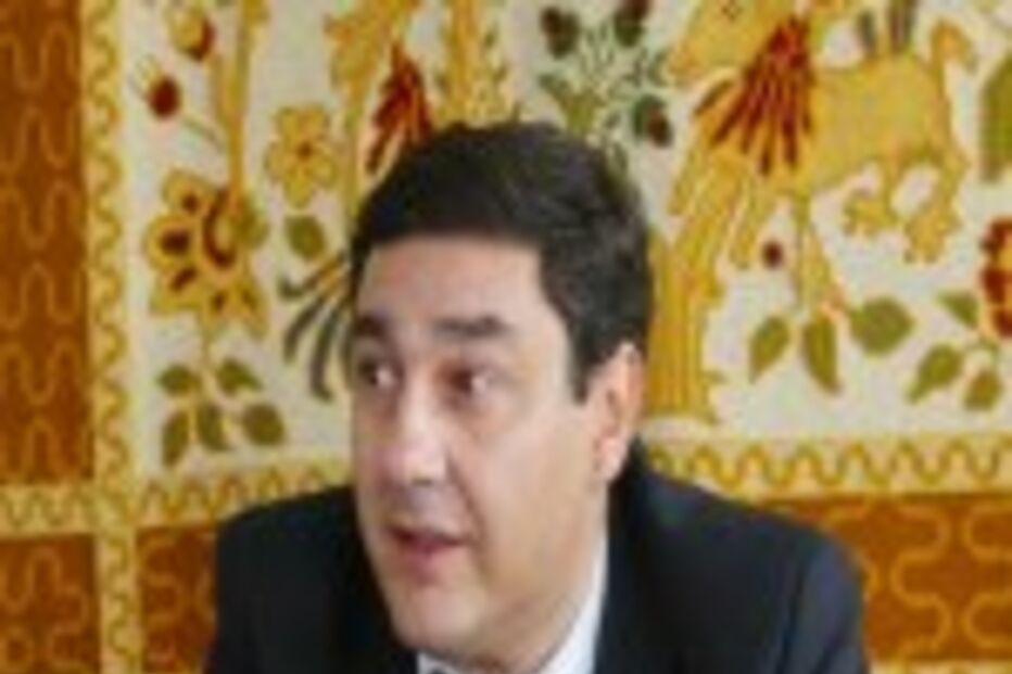 PJ segue rasto de cem pessoas