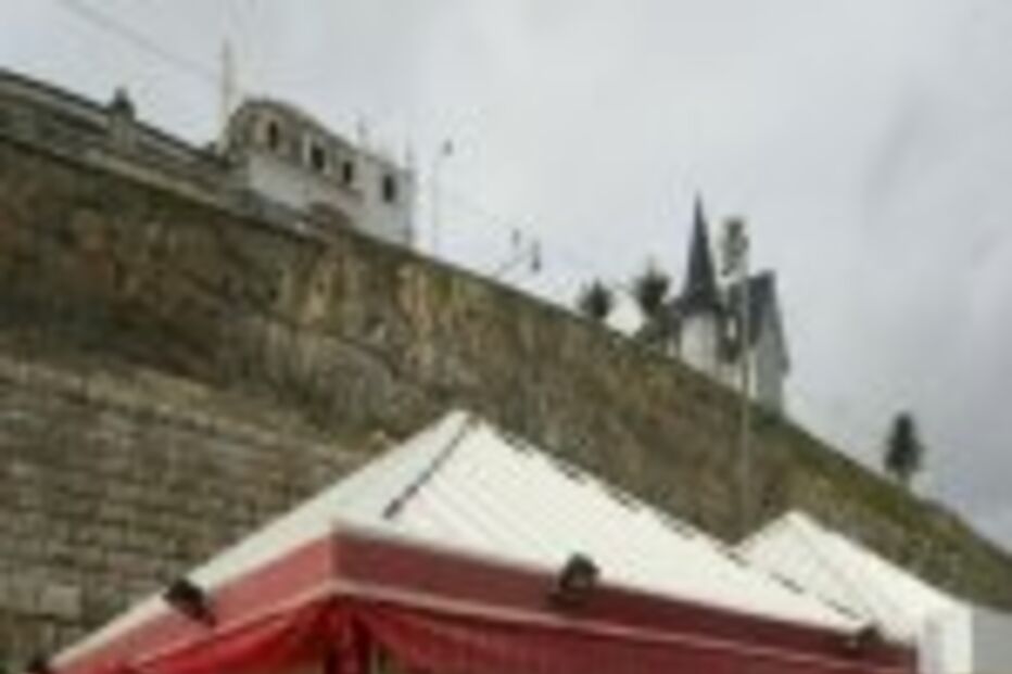 Dono de bar em Cascais diz-se perseguido