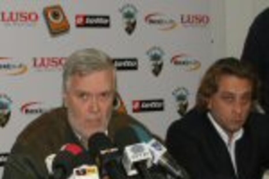 Farense termina com futebol sénior