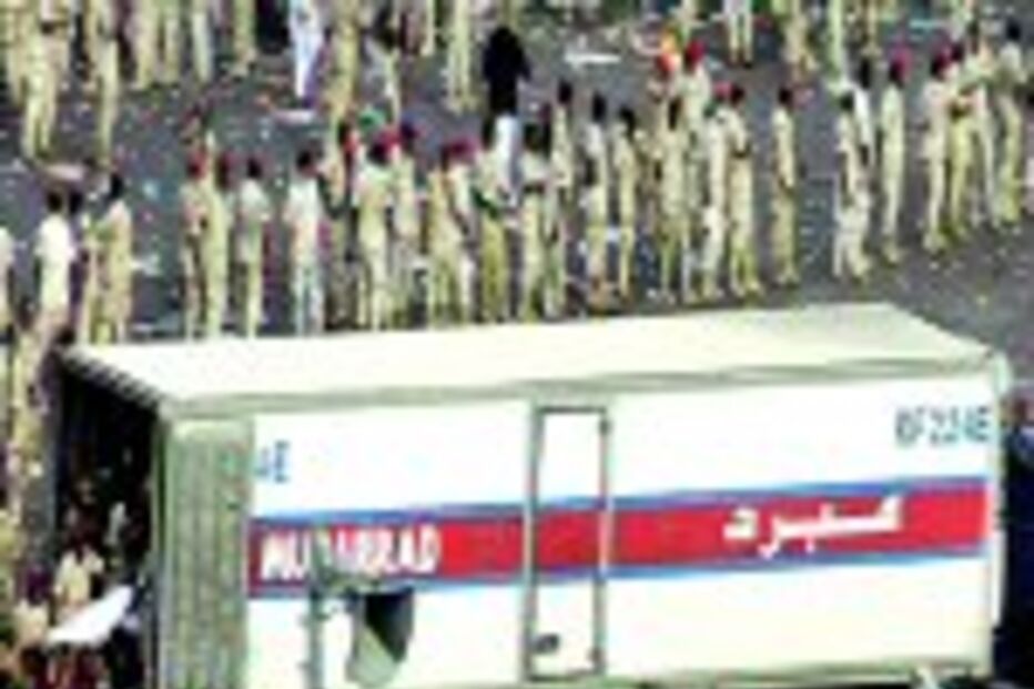 Debandada mata centenas