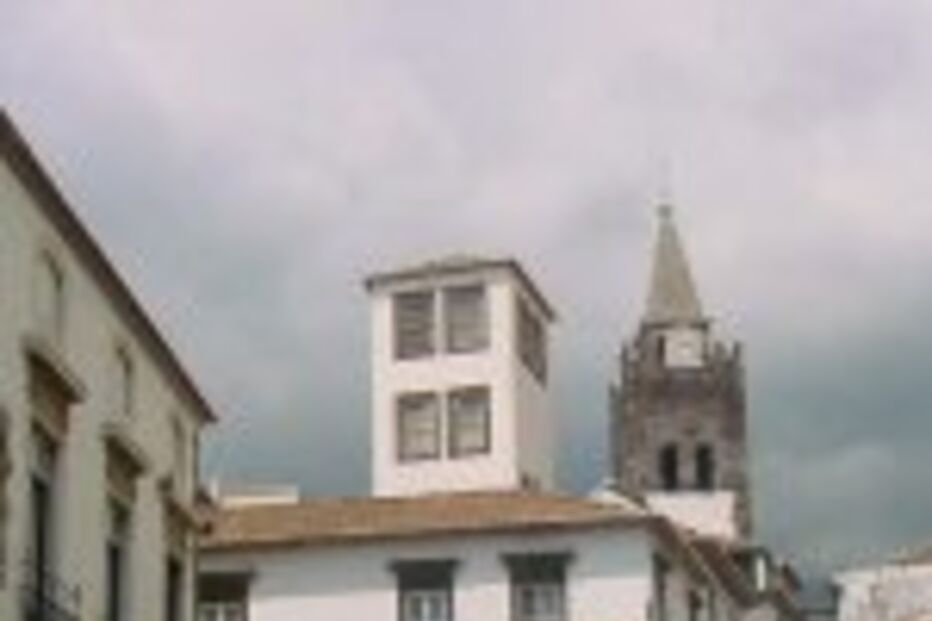 Mais um sismo de madrugada