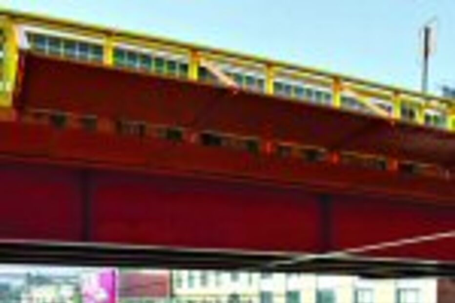 PSP morre ao salvar homem caído à linha