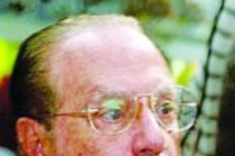 Maluf divide cadeia com português