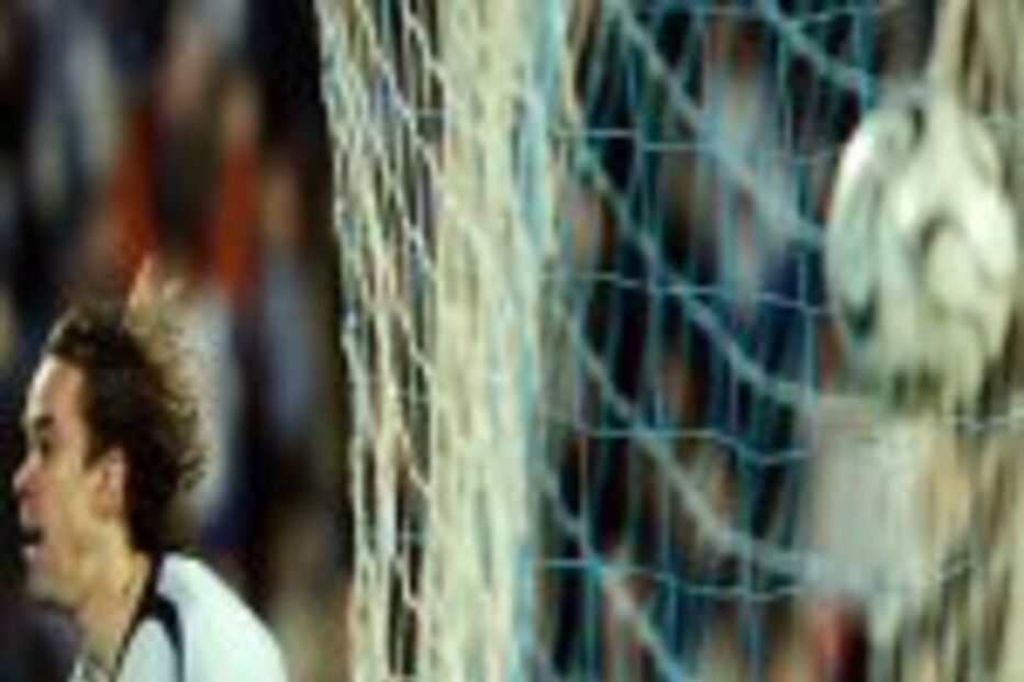 Adriano marca pontos