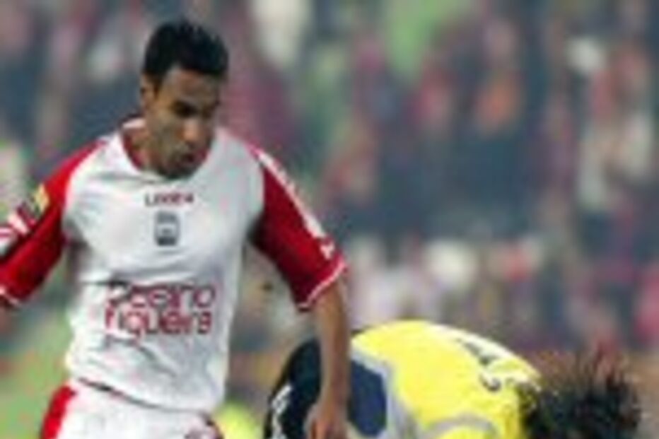 Benfica coxo na direita