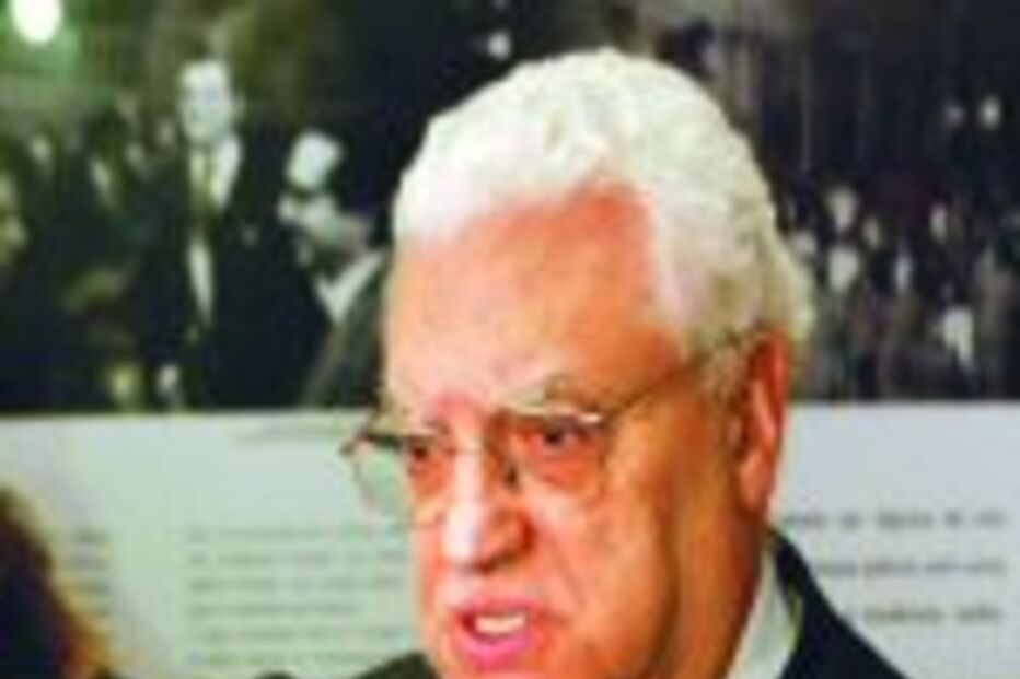 Diplomatas ganham salários milionários