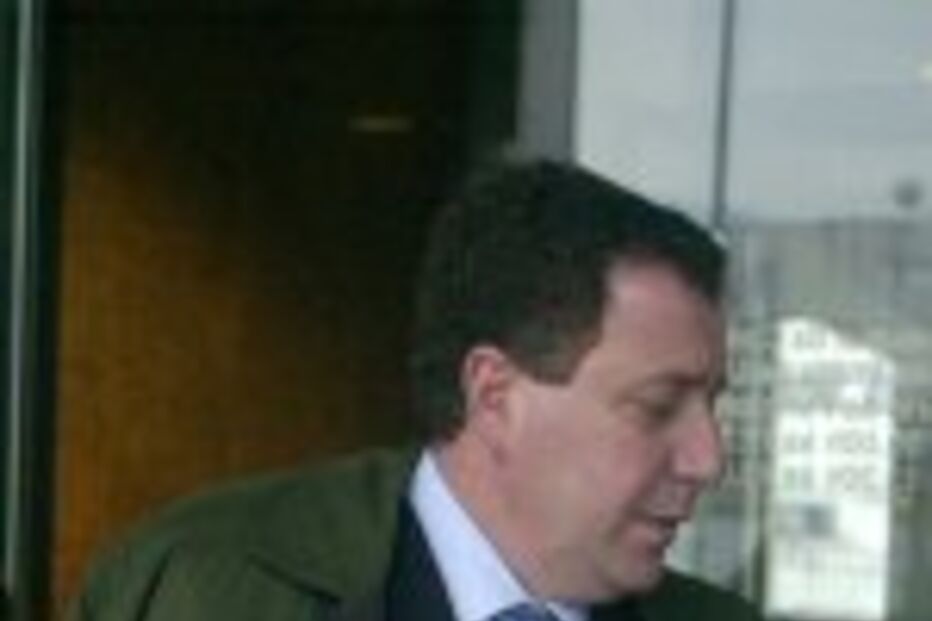 Fez o parto às escondidas e abandonou filha na rua