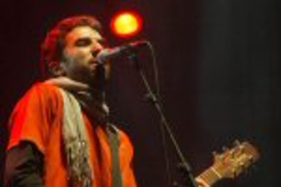 Toranja reúnem estrelas em vídeo