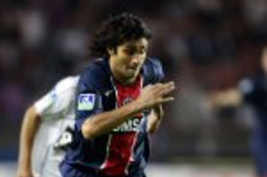 Carlos Bueno é reforço do Sporting