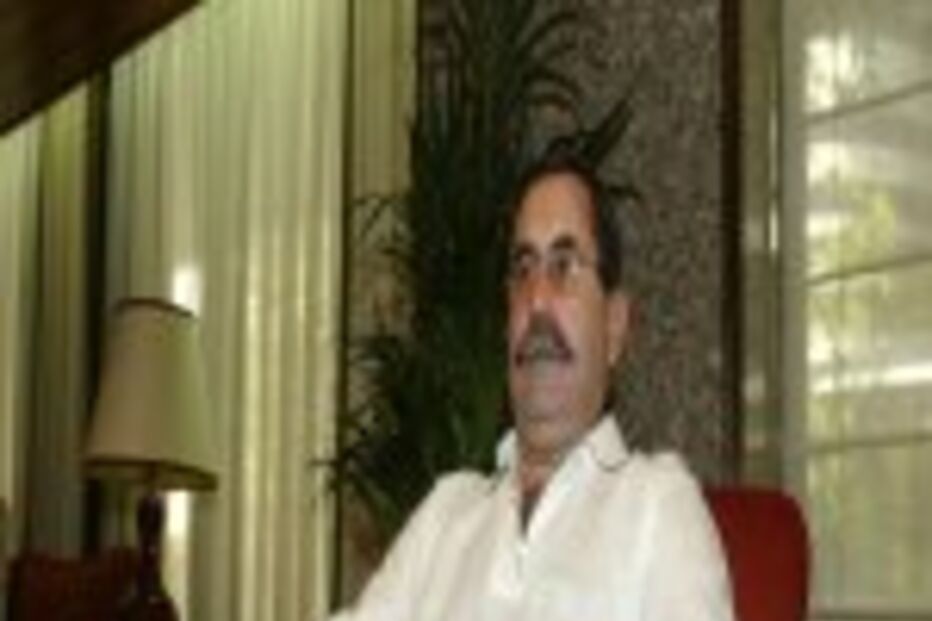 Bigodes na cadeia suspeito de fraude