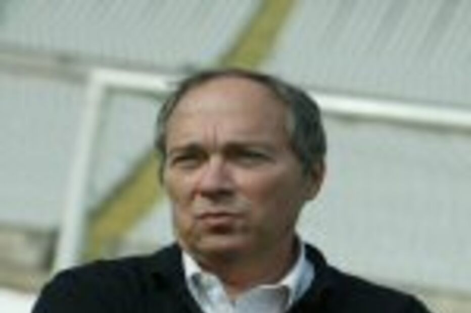 Gabriel Alves faz basquetebol