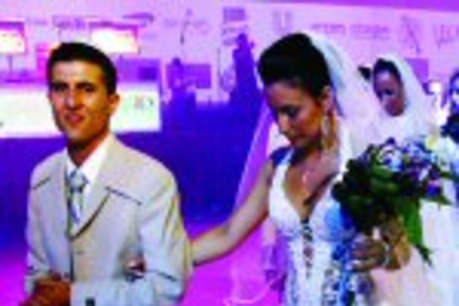 Presos por fios de seda