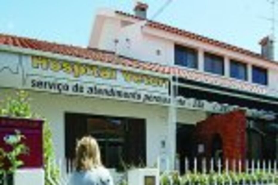 Encapuzados atacam clínica veterinária