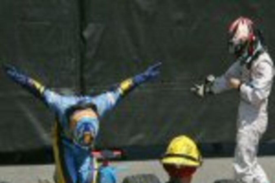 Alonso vence quarta seguida