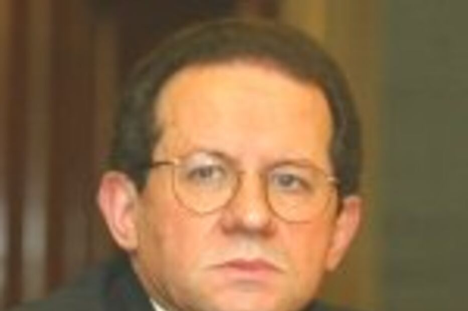 VÍTOR CONSTÂNCIO VENDE OURO