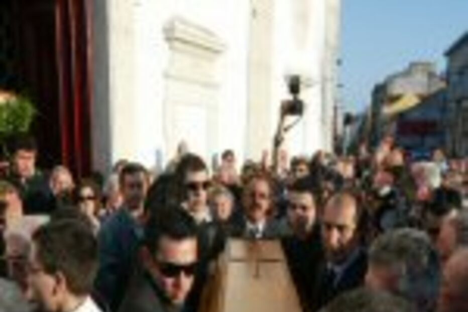 Emoções fortes no último adeus