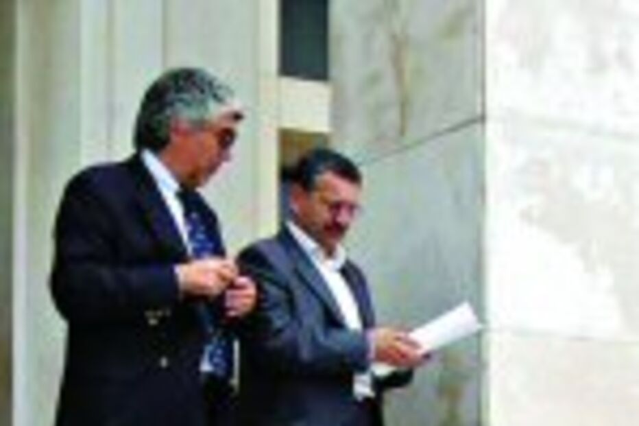 Quatro burlões condenados