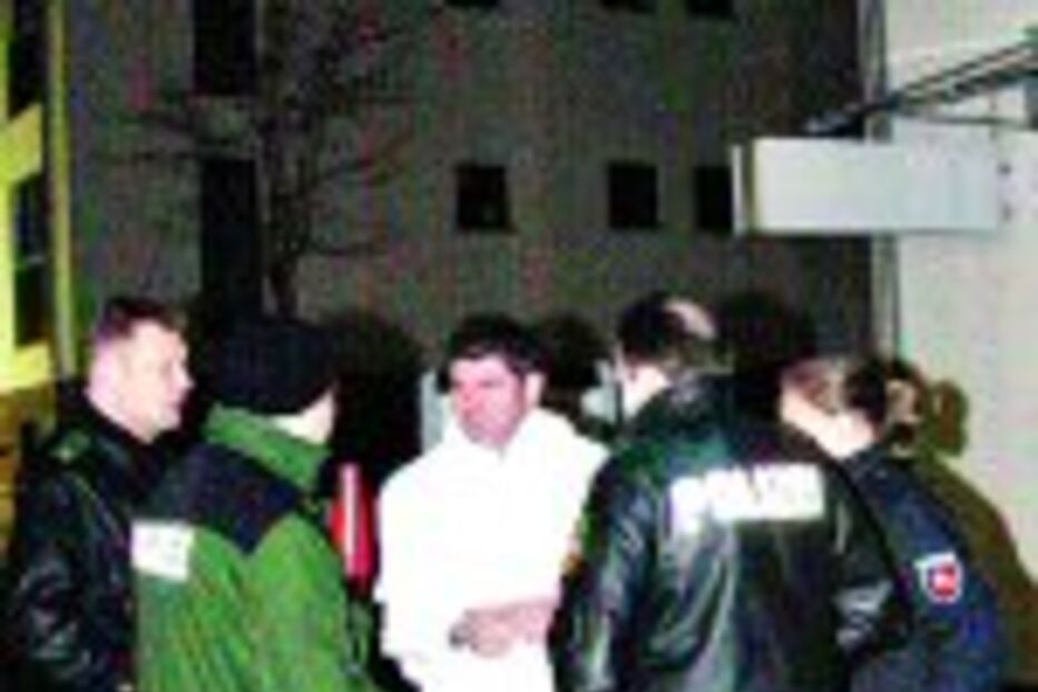 Cadáveres em restaurante chinês