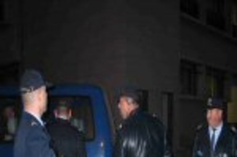 Ladrões de prostitutas na cadeia